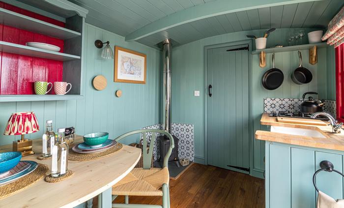 Barlwyd Glamping Off-Grid Shepherd's hut with kitchenette and ensuite bathroom and log burner